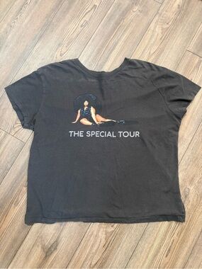 Lizzo The Special Tour 2022 Black Graphic Concert T-Shirt Size XL